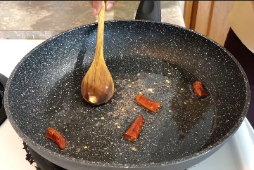 Mustard and Chili in a pan