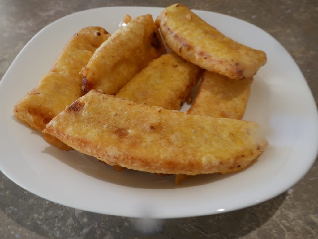 Banana Fritters (Pazham Pori) Thattukada style – Nadan Ethakka Appam Recipe