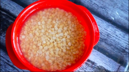 soaking-yellow-split-peas